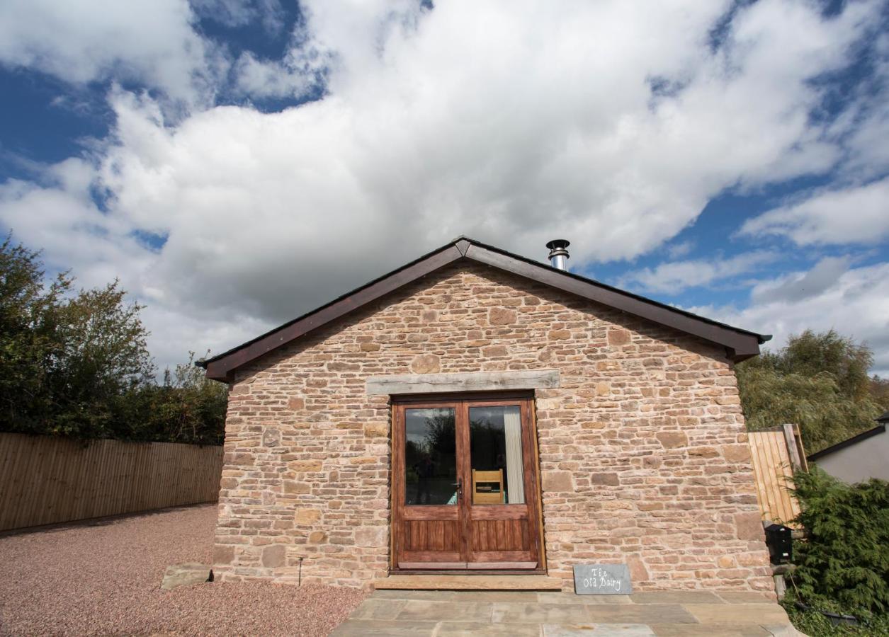 The Old Dairy - Boutique Countryside Cottage At Harrys Cottages Pen-y-Clawdd Buitenkant foto
