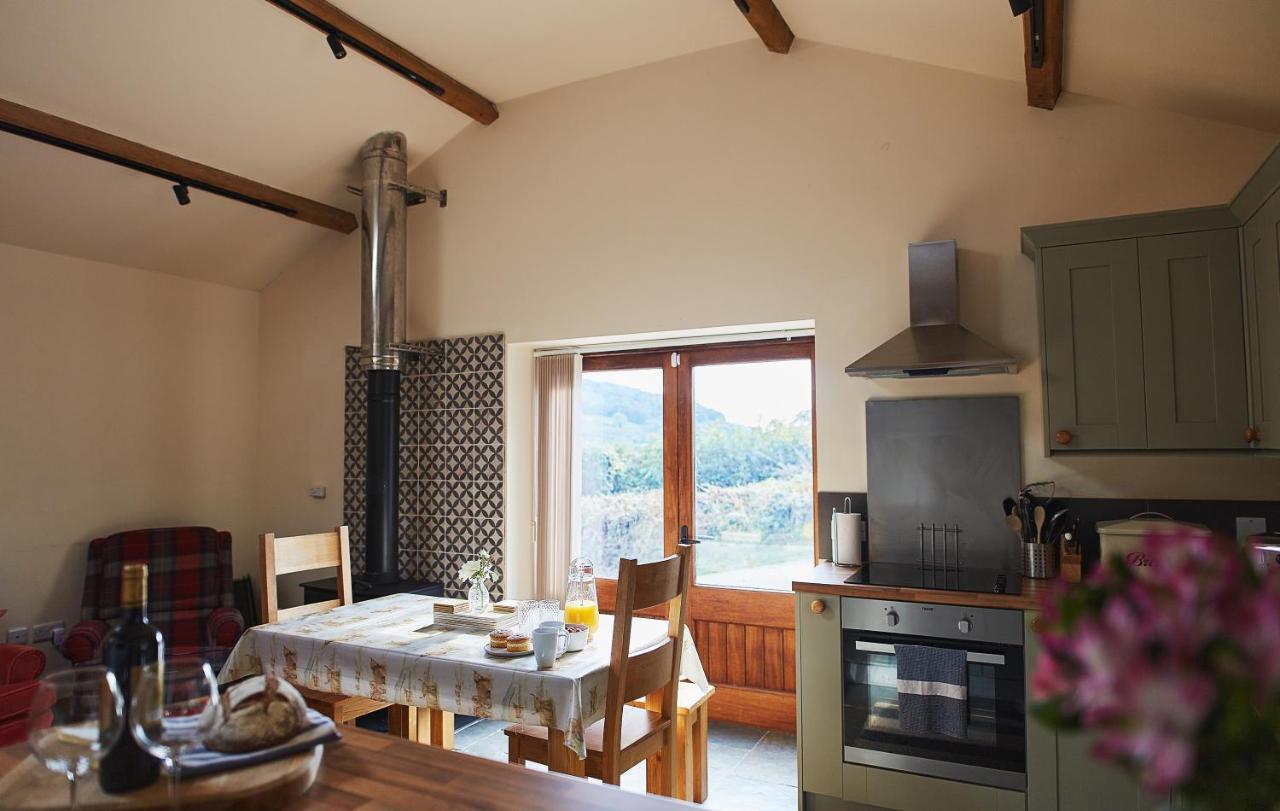 The Old Dairy - Boutique Countryside Cottage At Harrys Cottages Pen-y-Clawdd Buitenkant foto