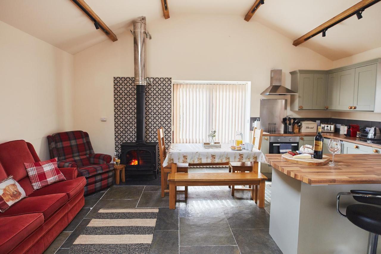 The Old Dairy - Boutique Countryside Cottage At Harrys Cottages Pen-y-Clawdd Buitenkant foto