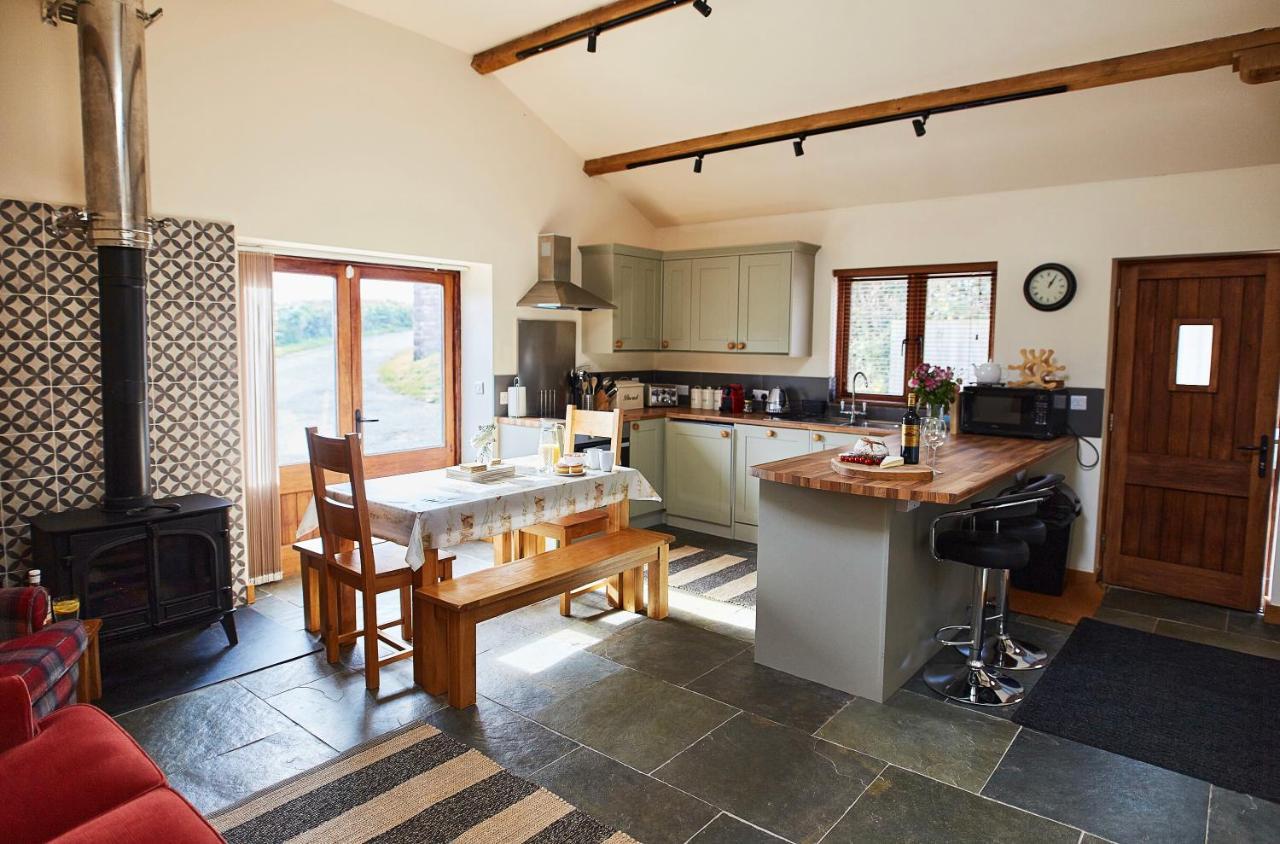The Old Dairy - Boutique Countryside Cottage At Harrys Cottages Pen-y-Clawdd Buitenkant foto
