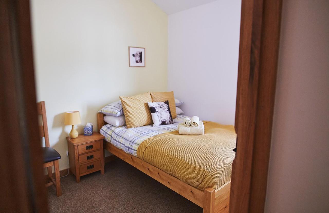The Old Dairy - Boutique Countryside Cottage At Harrys Cottages Pen-y-Clawdd Buitenkant foto